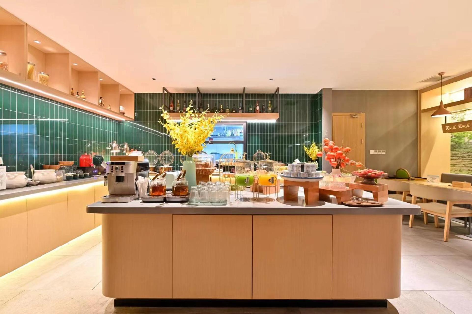 Qiuguo Hotel Beijing Summer Palace Branch Экстерьер фото